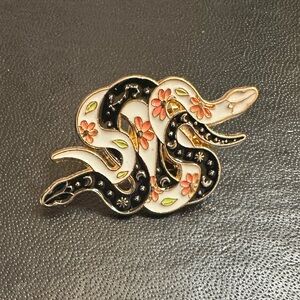 Snakes Pin